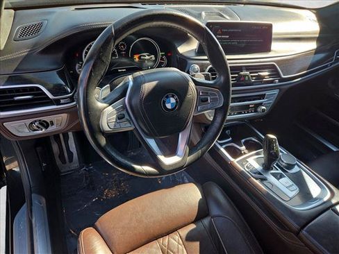 Used 2016 BMW 750i xDrive AWD/4WD image 10