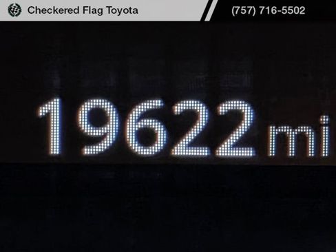 Used 2025 Toyota Tacoma SR5 AWD/4WD image 13