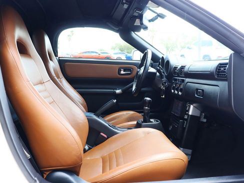 Used 2004 Toyota MR2 image 23