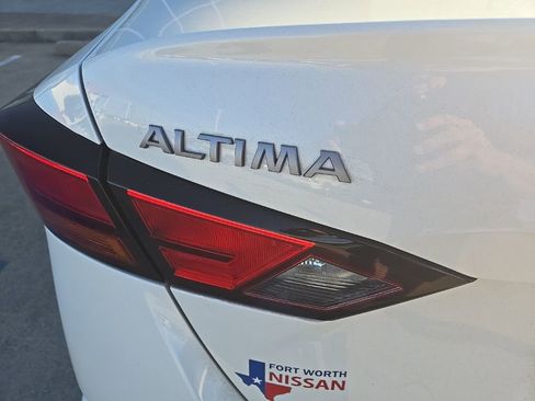 Used 2024 Nissan Altima 2.5 SR image 12