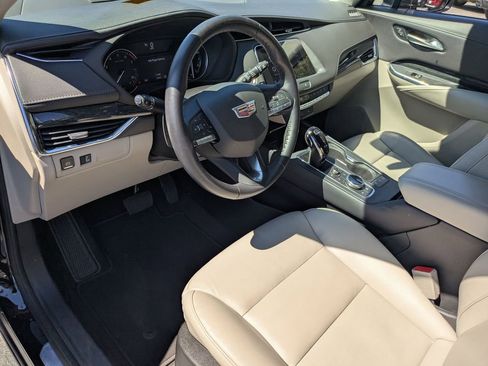 Used 2023 Cadillac XT4 Premium Luxury AWD/4WD image 17