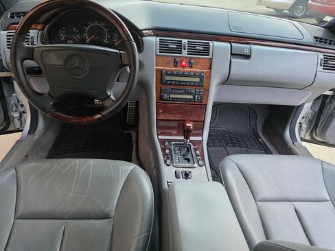 Used 1998 Mercedes-Benz E 320 Sedan image 10