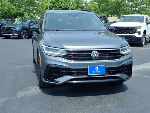 Used 2024 Volkswagen Tiguan SE R-Line AWD/4WD image 2