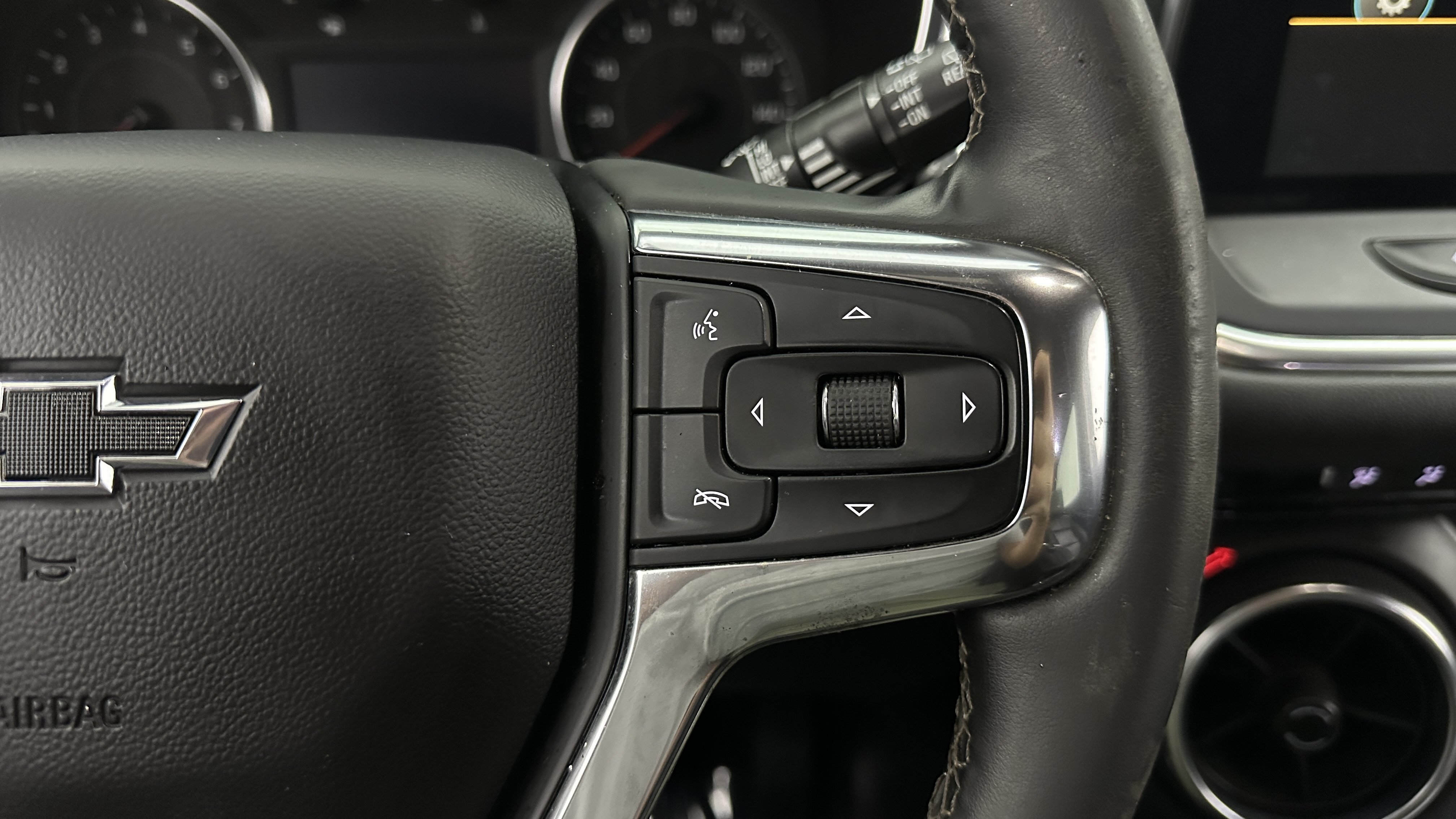 Used 2023 Chevrolet Blazer LT FWD image 26