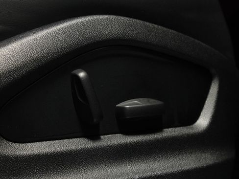 Certified 2025 Porsche Cayenne AWD/4WD image 21