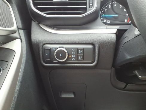 Used 2023 Ford Explorer XLT w/ Equipment Group 202A AWD/4WD image 16