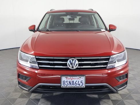 Used 2020 Volkswagen Tiguan SE FWD image 2