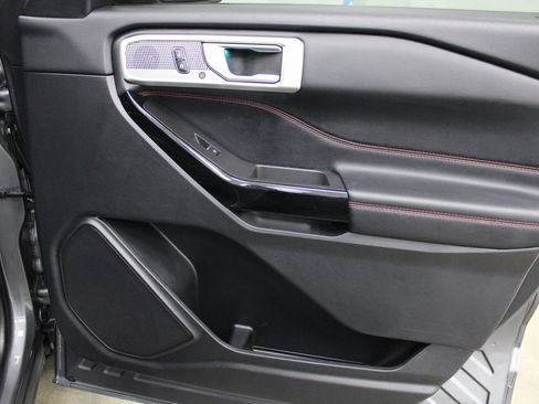 Used 2023 Ford Explorer ST-Line w/ Class IV Trailer Tow Package image 33