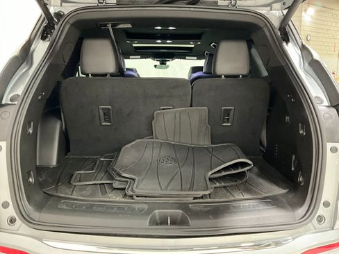 Used 2024 Buick Enclave Avenir w/ Avenir Technology Package AWD/4WD image 26