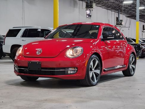 Used 2013 Volkswagen Beetle 2.0T image 4