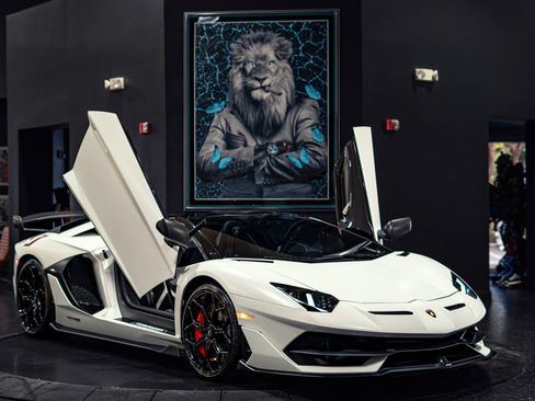 Used 2020 Lamborghini Aventador SVJ AWD/4WD image 4