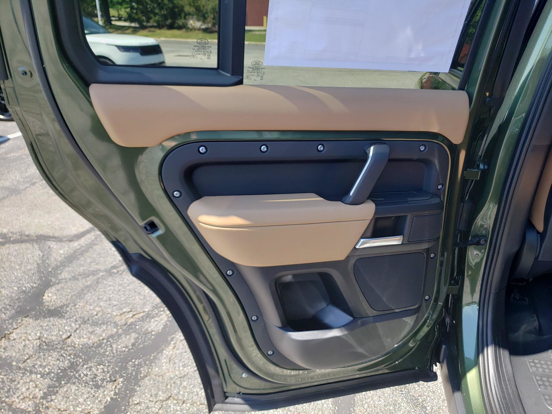 New 2026 Land Rover Defender 110 X-Dynamic SE AWD/4WD image 12