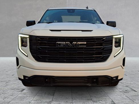 Used 2024 GMC Sierra 1500 Elevation AWD/4WD image 2