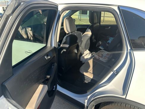 Used 2020 Ford Escape SEL image 10