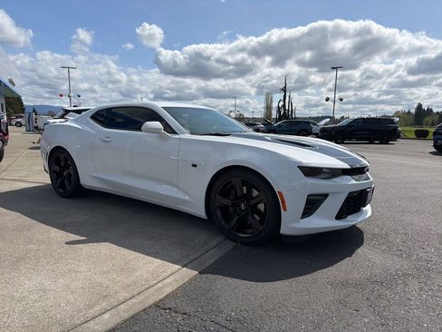 Used 2016 Chevrolet Camaro SS image 7