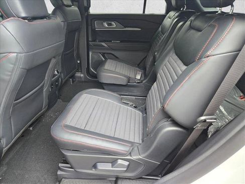 New 2026 Ford Explorer ST-Line w/ ST-Line Street Pack image 15