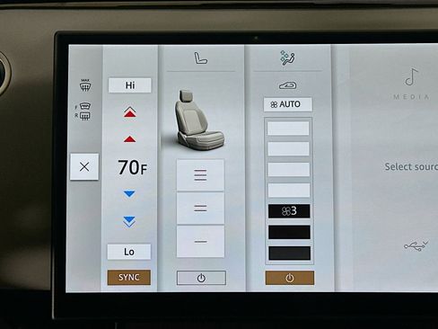 Used 2024 Land Rover Range Rover Evoque Dynamic SE image 27