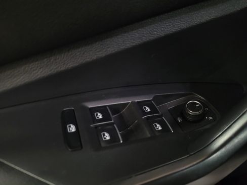 Used 2024 Volkswagen Jetta SE FWD image 27