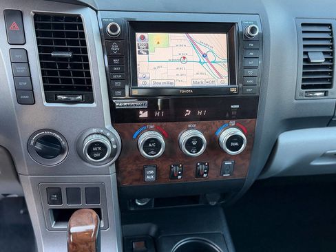 Used 2012 Toyota Tundra Limited w/ Platinum Pkg image 27