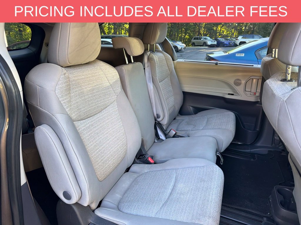 Used 2022 Toyota Sienna LE FWD image 9
