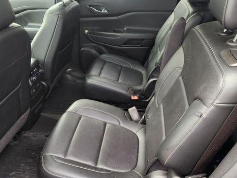 Used 2021 GMC Acadia SLT w/ Preferred Package AWD/4WD image 9