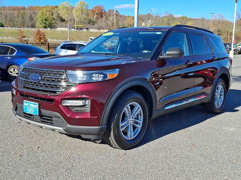 Certified 2022 Ford Explorer XLT w/ Equipment Group 202A AWD/4WD image 4