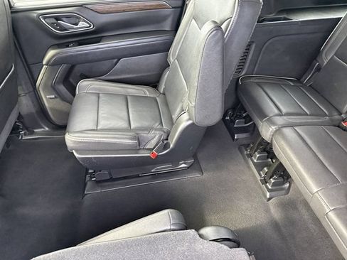 Used 2023 Chevrolet Suburban Premier RWD image 19