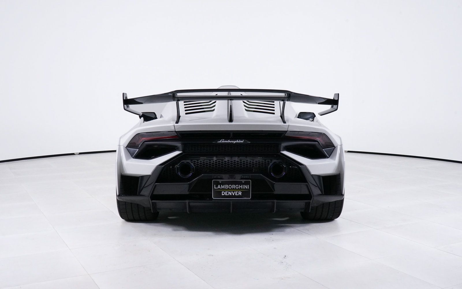 Used 2023 Lamborghini Huracan STO RWD image 6