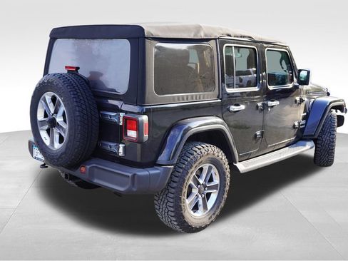 Used 2018 Jeep Wrangler Unlimited Sahara w/ Cold Weather Group AWD/4WD image 3