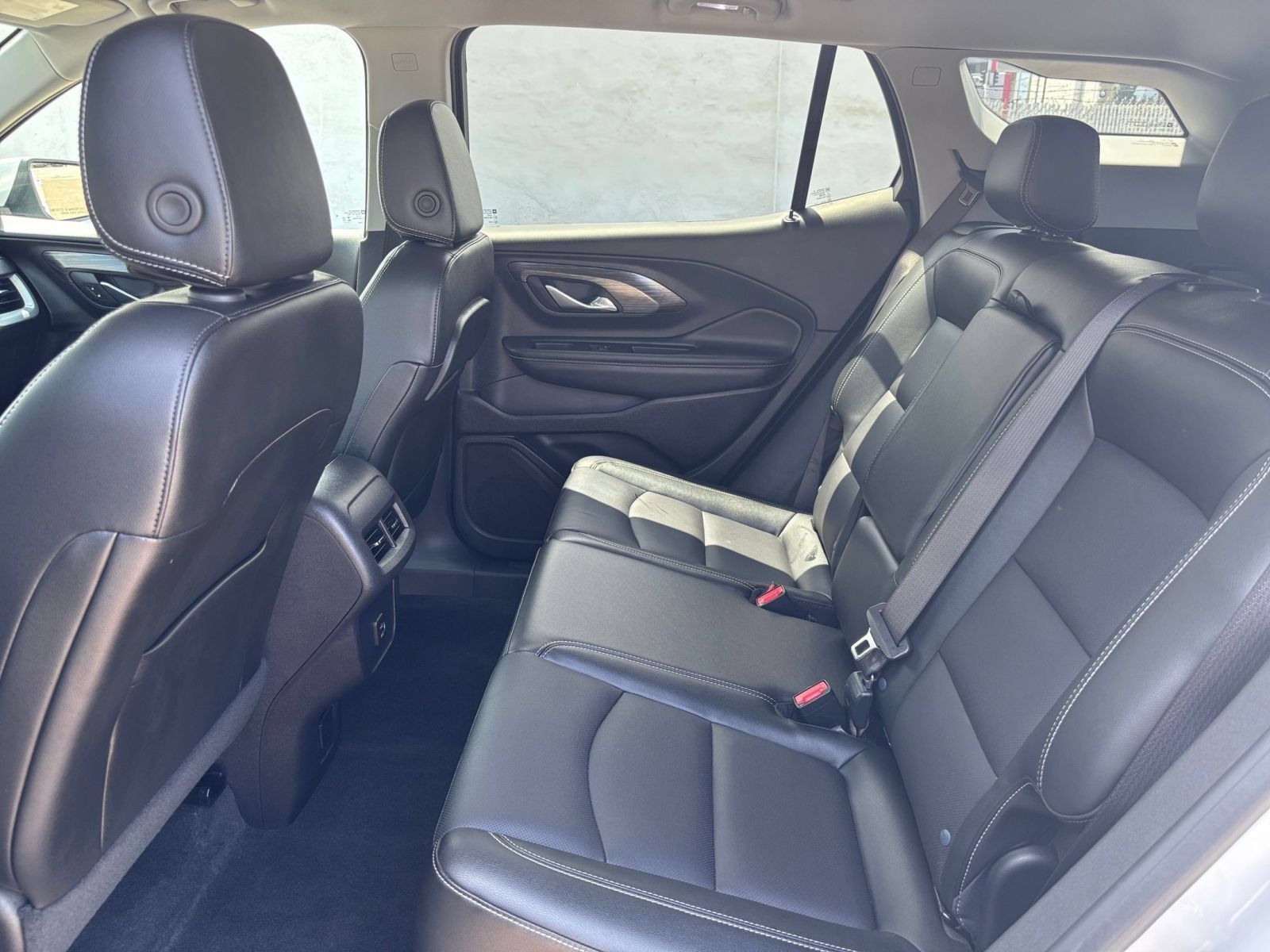 Used 2024 GMC Terrain SLT AWD/4WD image 27