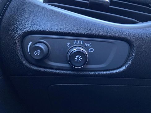 Used 2022 Chevrolet Malibu LT image 25