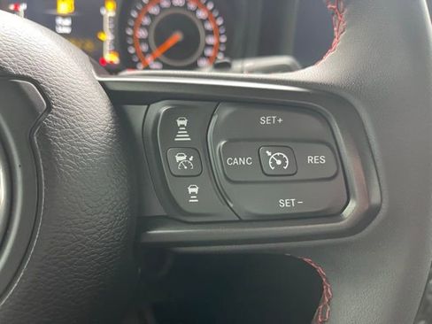 Used 2025 Jeep Wrangler Unlimited Rubicon image 26