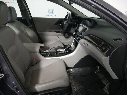 Used 2016 Honda Accord EX-L image 6