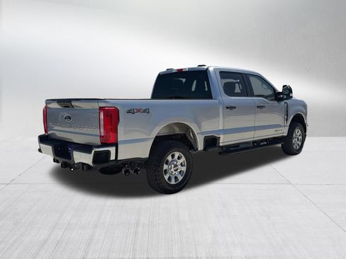 Used 2024 Ford F250 XLT AWD/4WD image 5