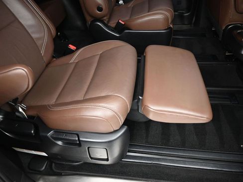 Used 2018 Toyota Sienna Limited image 42