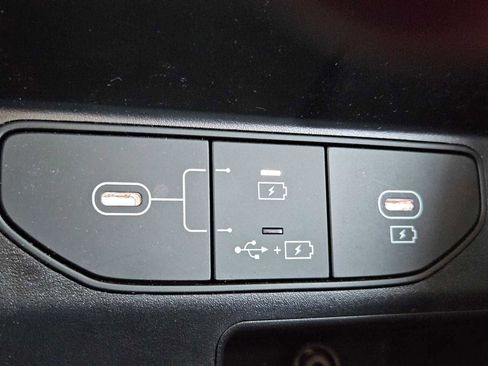 Certified 2025 Kia Sorento LX FWD image 27