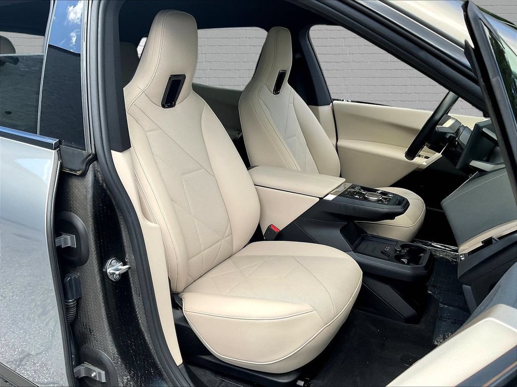 Used 2024 BMW iX xDrive50 AWD/4WD image 26