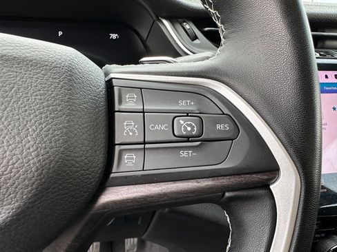 Used 2022 Jeep Grand Cherokee L Limited AWD/4WD image 42