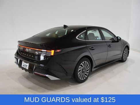 New 2025 Hyundai Sonata Limited FWD image 4