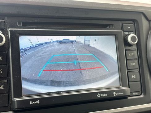 Used 2018 Toyota Tacoma SR5 RWD image 11