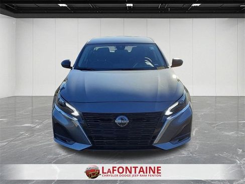 Used 2024 Nissan Altima 2.5 SV image 8