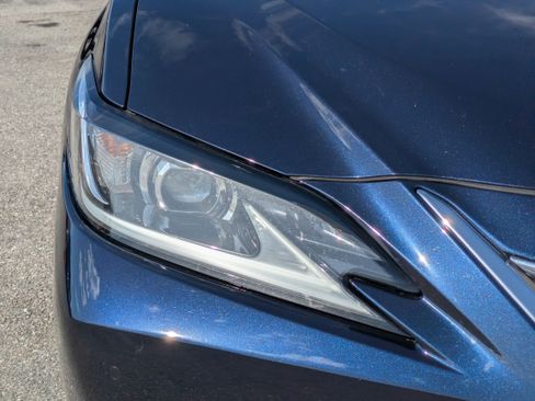 Used 2022 Lexus ES 350 w/ Premium Package FWD image 10