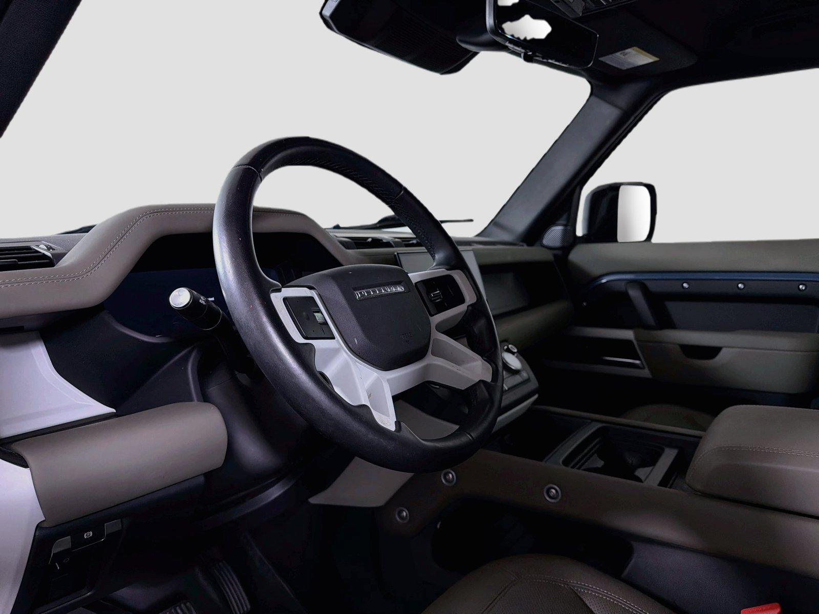 Used 2024 Land Rover Defender 110 SE AWD/4WD image 10