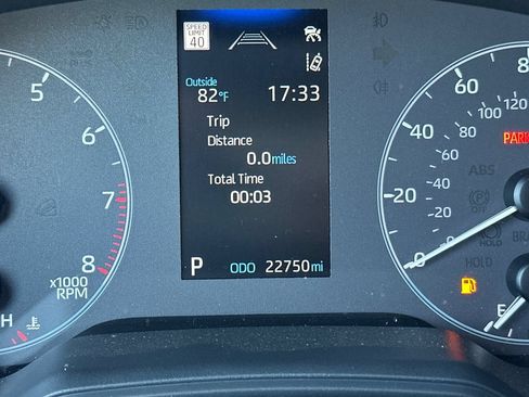 Used 2025 Toyota Corolla Cross LE AWD/4WD image 24