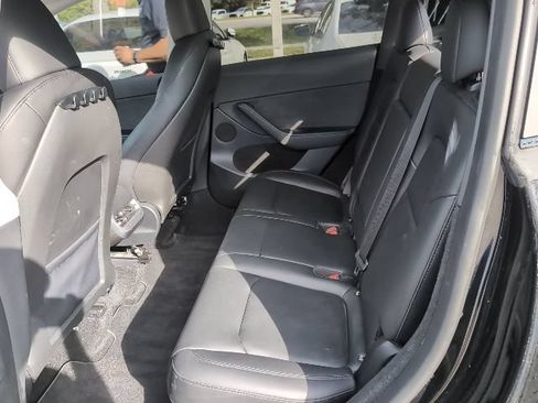 Used 2023 Tesla Model Y Long Range AWD/4WD image 19