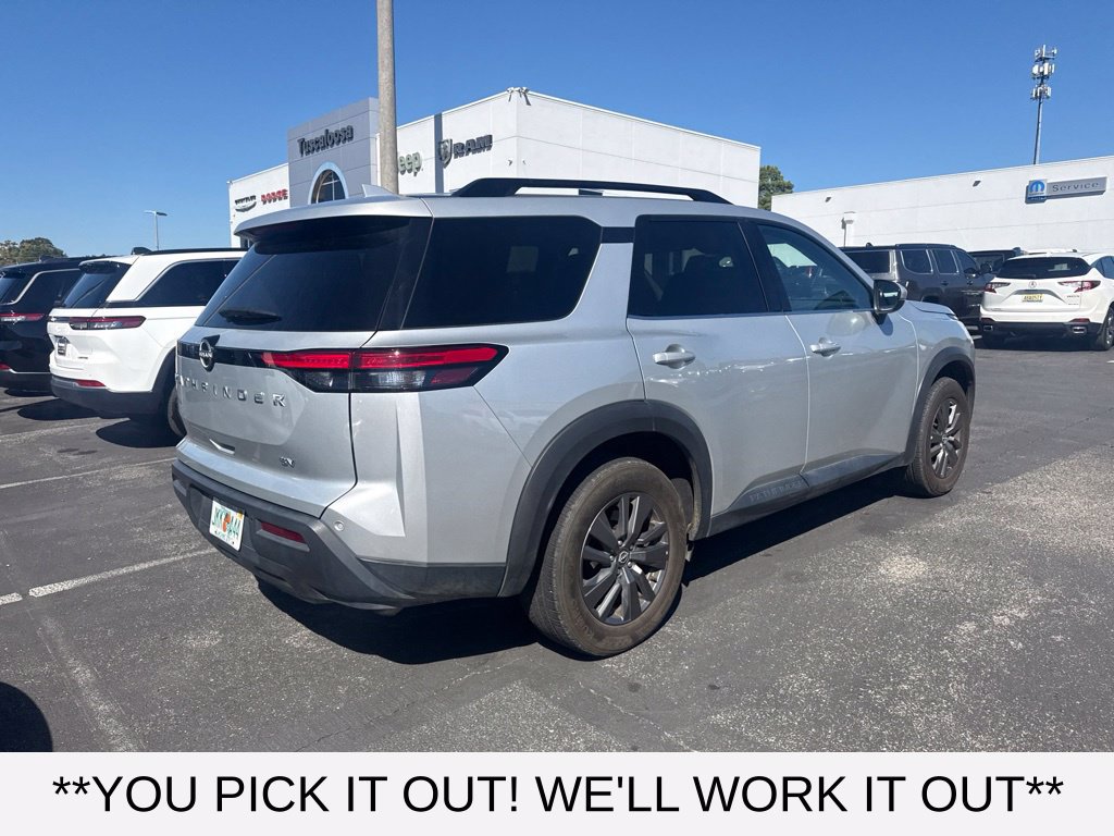 Used 2024 Nissan Pathfinder SV FWD image 3