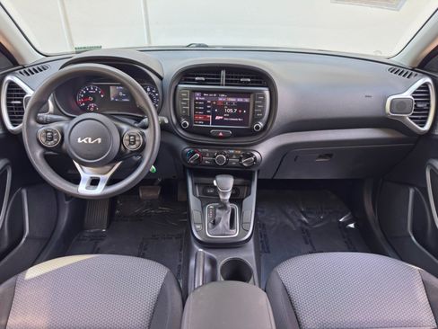 Used 2022 Kia Soul LX w/ Technology Package FWD image 11