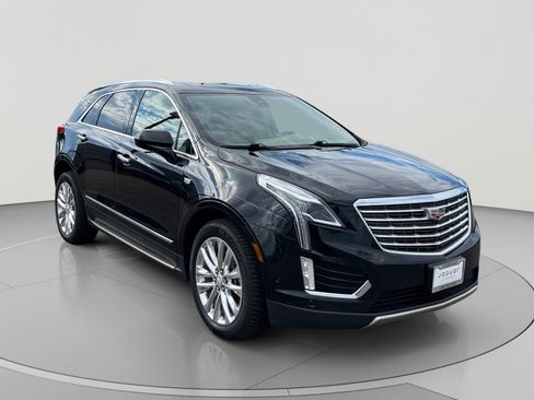 Used 2017 Cadillac XT5 Platinum w/ Driver Assist Package AWD/4WD image 7