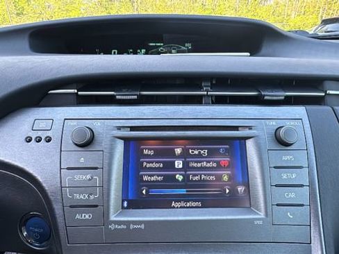 Used 2015 Toyota Prius Three FWD image 18
