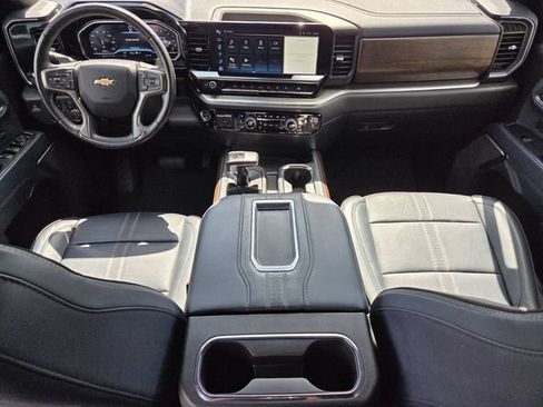 Certified 2022 Chevrolet Silverado 1500 High Country w/ Technology Package AWD/4WD image 11